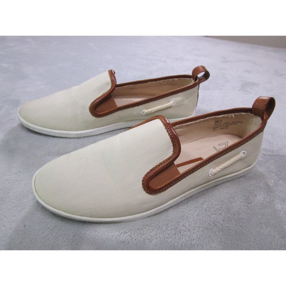 new directions Other - New Directions Shoes Womens Size 9 Natural Slip-On Canvas Boat Rope Detail Flat